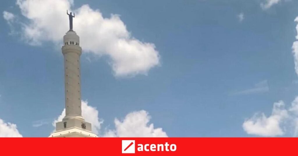 Vacío bibliográfico sobre la literatura de Santiago expone una deuda pendiente con la memoria cultural