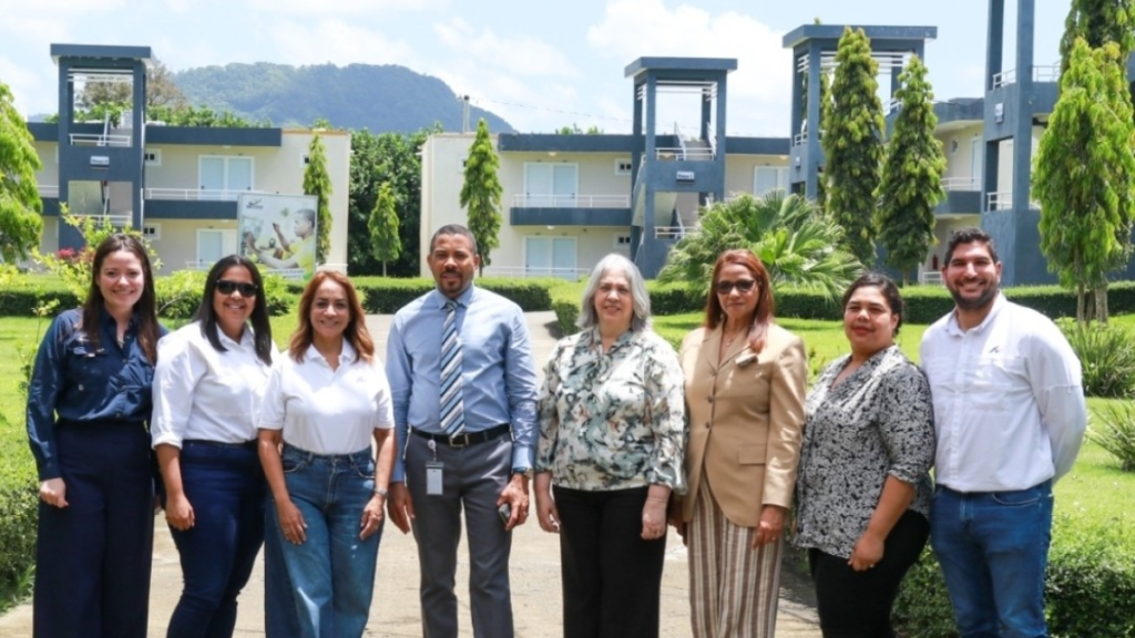 INFOTEP y ASONAHORES conversan sobre ajustes en la formación turística ante nuevas demandas del sector
