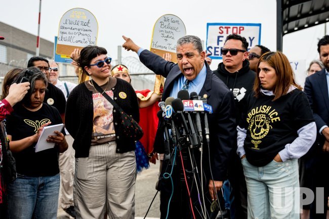 Espaillat denuncia condiciones “inhumanas” en centro migratorio de Nueva Jersey tras visita de supervisión