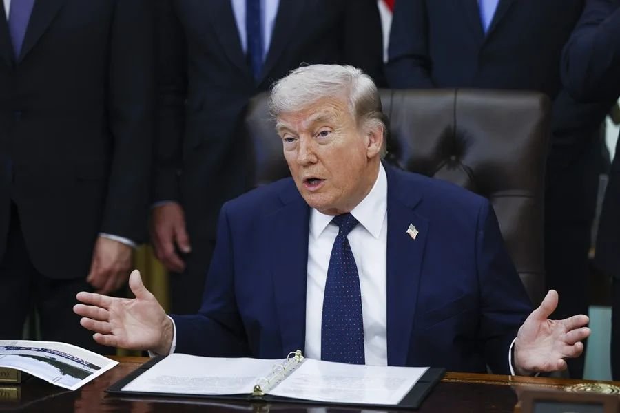 Trump reaviva acusaciones de fraude en California sin pruebas y sigue atascado su plan electoral en el Congreso