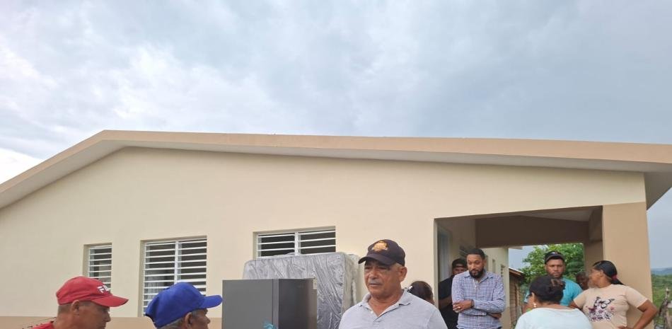 Familia de Dajabón recibe una vivienda nueva luego de perder la que levantaba el Gobierno por un ventarrón