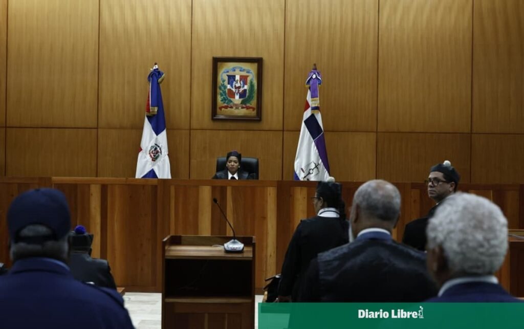 Juzgado envía a juicio a 35 por presunta estafa al Estado y deja fuera a tres exfuncionarios