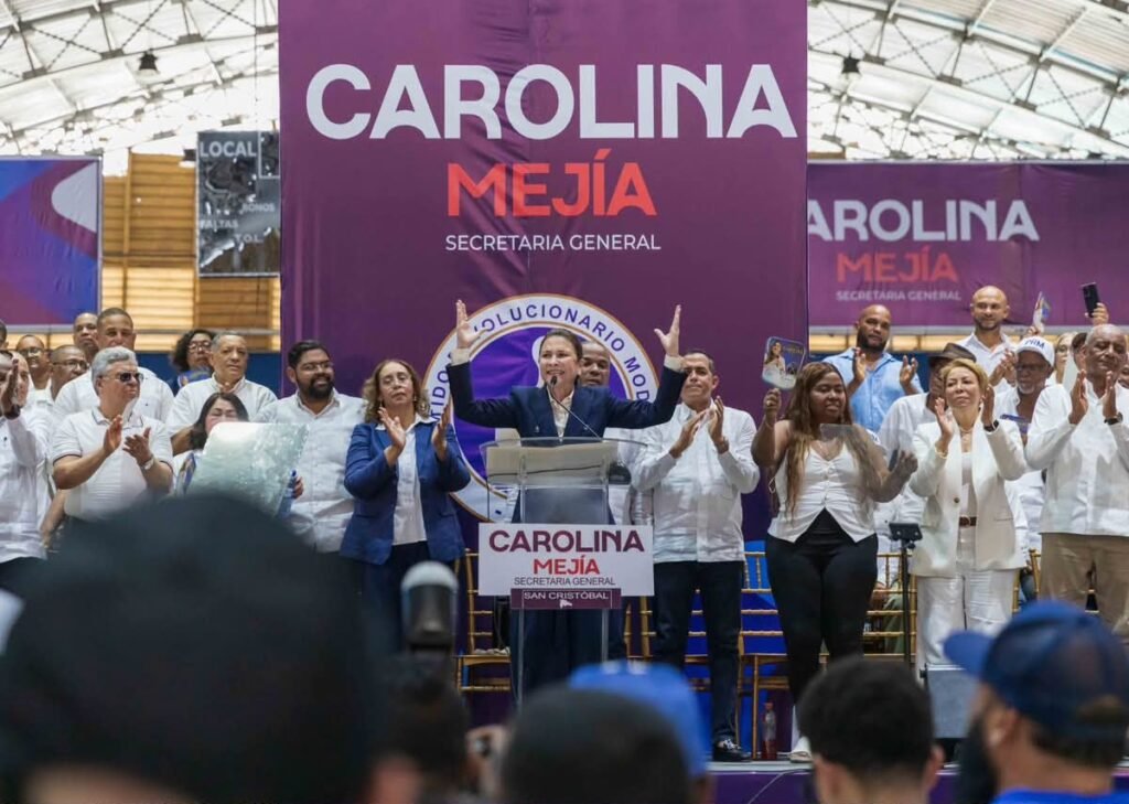 Carolina Mejía impulsa su aspiración presidencial en un acto del PRM en San Cristóbal y reivindica la continuidad partidaria