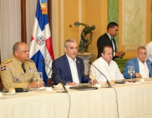 Abinader advierte a bandas armadas haitianas y refuerza la frontera