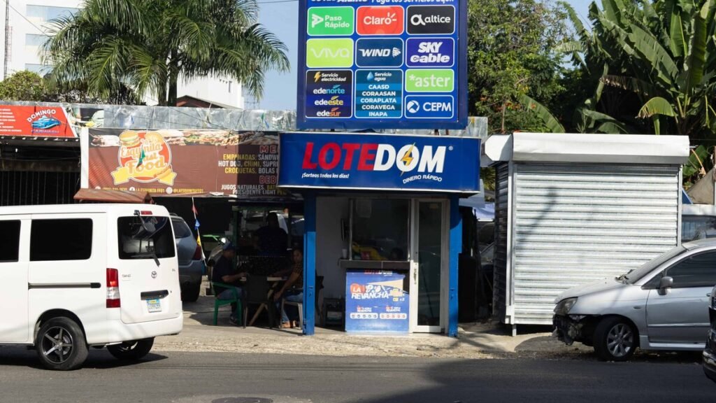 La banca de Lotedom en Los Jardines reaviva las dudas sobre el control del espacio peatonal