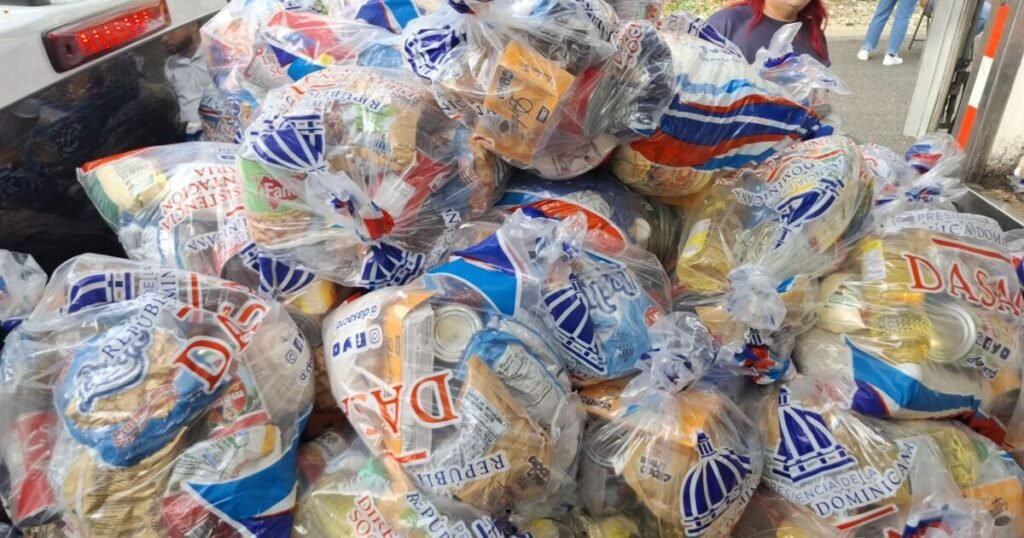 Entrega de alimentos a 26 mil familias en Santiago vuelve a poner el foco sobre la magnitud de la vulnerabilidad social