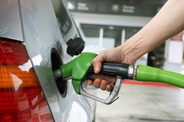 Gobierno dispone congelar los combustibles por tres meses tras un subsidio de RD$555.7 millones