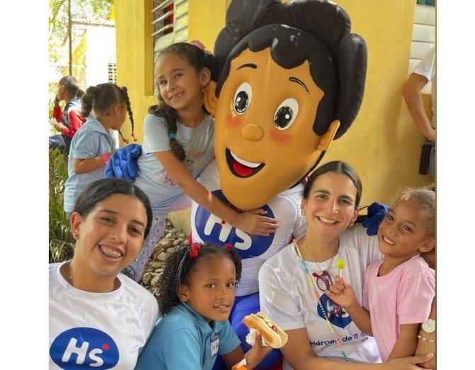 Más de 110 niños cierran el año escolar en Ocoa con apoyo de fundaciones, en una señal del peso que asumen las comunidades vulnerables