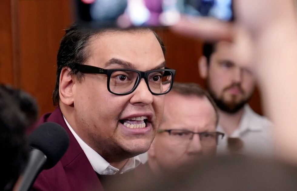 George Santos queda bajo denuncia por presuntas operaciones sospechosas ante el discurso de Trump