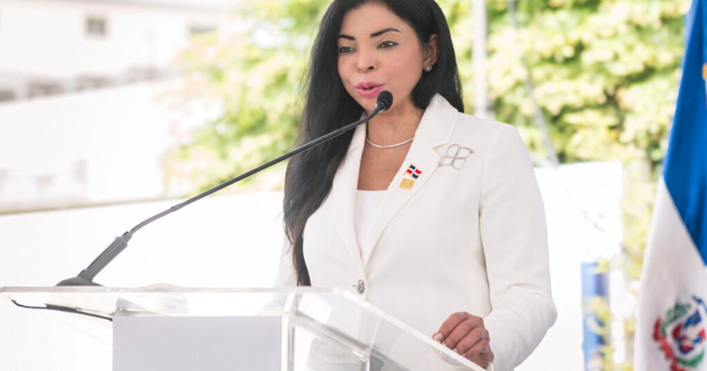 Yeni Berenice promete seguir contra la corrupción en medio de fallos que reabren dudas sobre resultados
