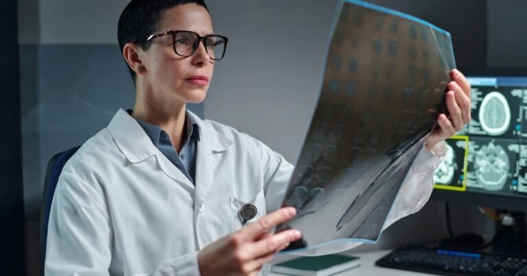 Benignos, pero no inofensivos: alertan que los tumores cerebrales pueden dañar funciones vitales