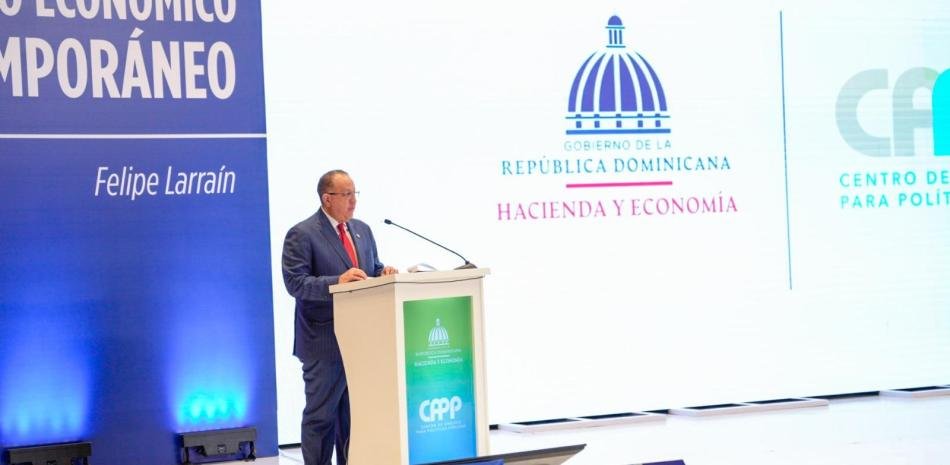 Hacienda presentará un plan económico tras el cierre de 2.1%, por debajo de la meta del 5%