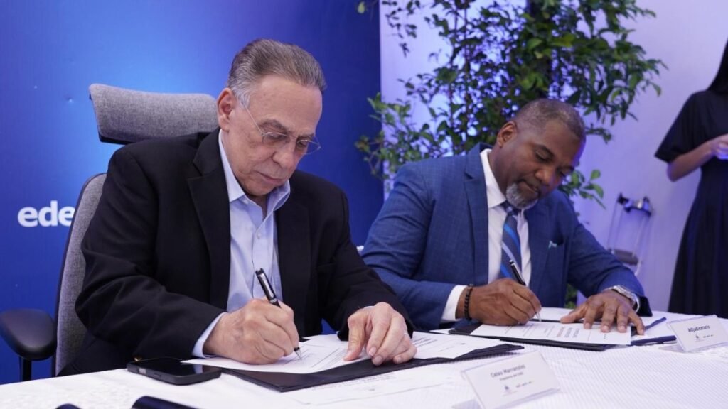CUED firma contratos por 325.69 MW renovables con baterías y queda bajo examen por costos y cumplimiento