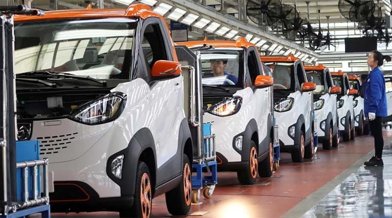 China acelera sus exportaciones de autos eléctricos mientras persiste la debilidad interna