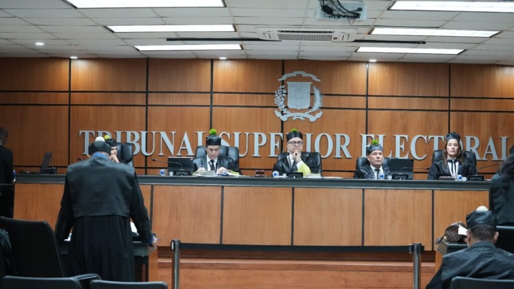 TSE dispone levantar oposición contra el PHD y vuelve a poner en foco los choques que alteran la vida institucional