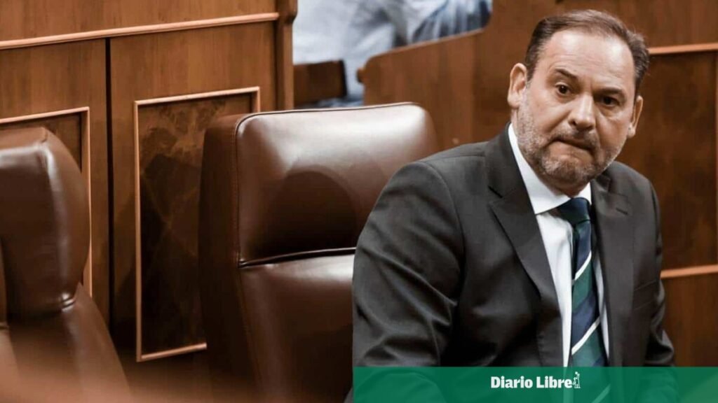Condena a exministro cercano a Sánchez agrava la presión por corrupción en el Gobierno español