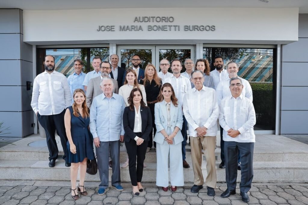 Grupo SID y la embajadora de EE. UU. reafirman el peso de la empresa en la economía dominicana