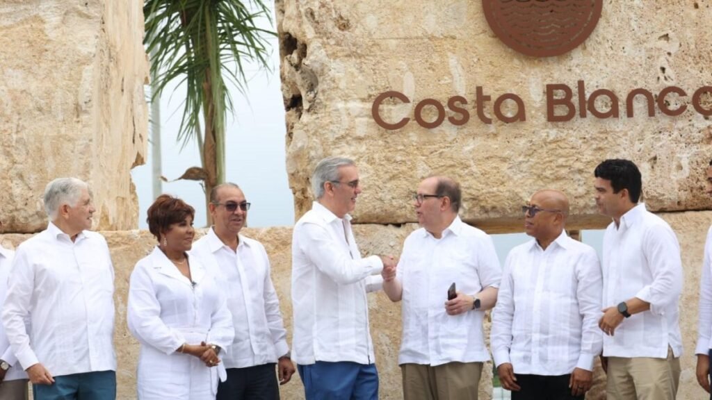 Abinader presenta inversión de más de RD$20 mil millones para Boca Chica y promete una transformación integral