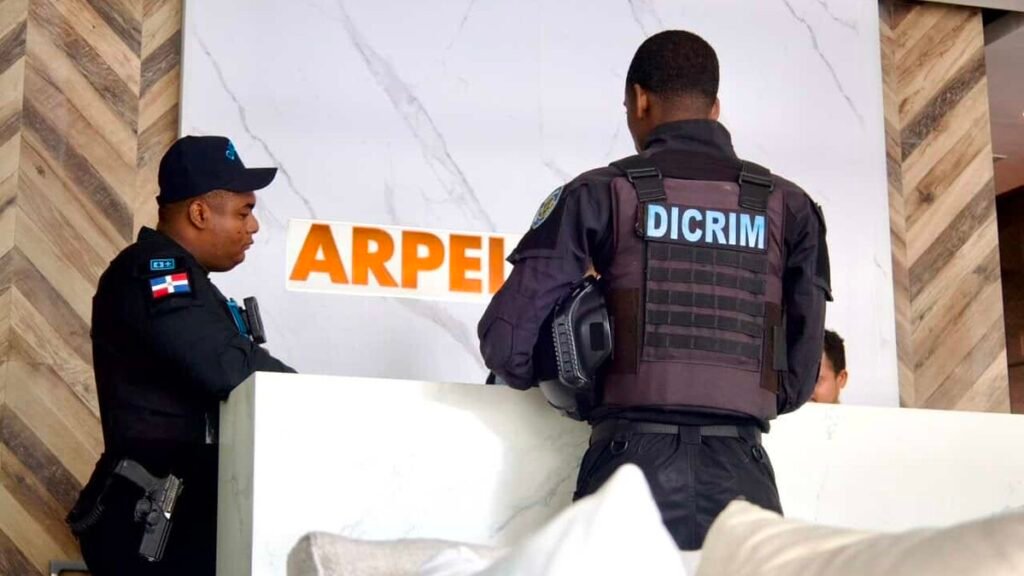 Pesquisas en Piantini mantienen abiertas las dudas sobre la muerte de madre e hijo