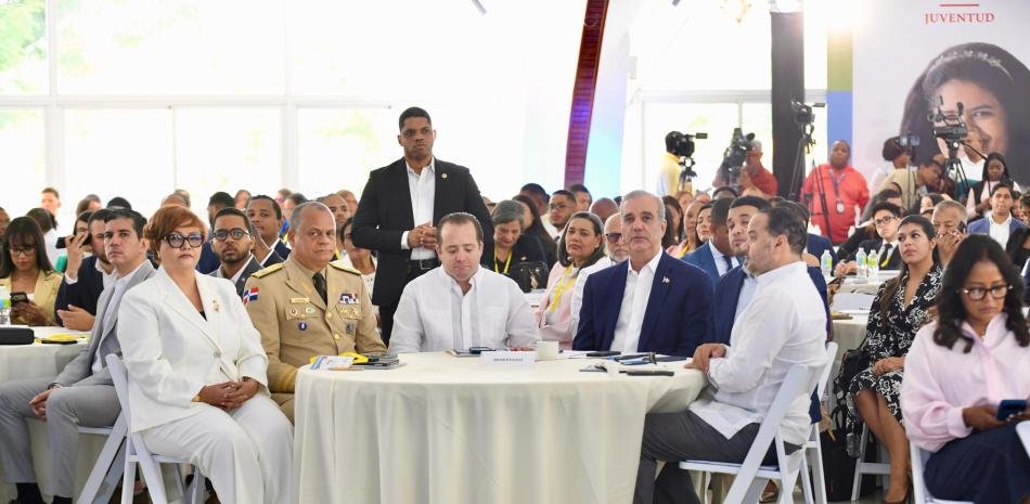Abinader insiste en la honestidad como eje de su gestión y promete seguir contra la corrupción