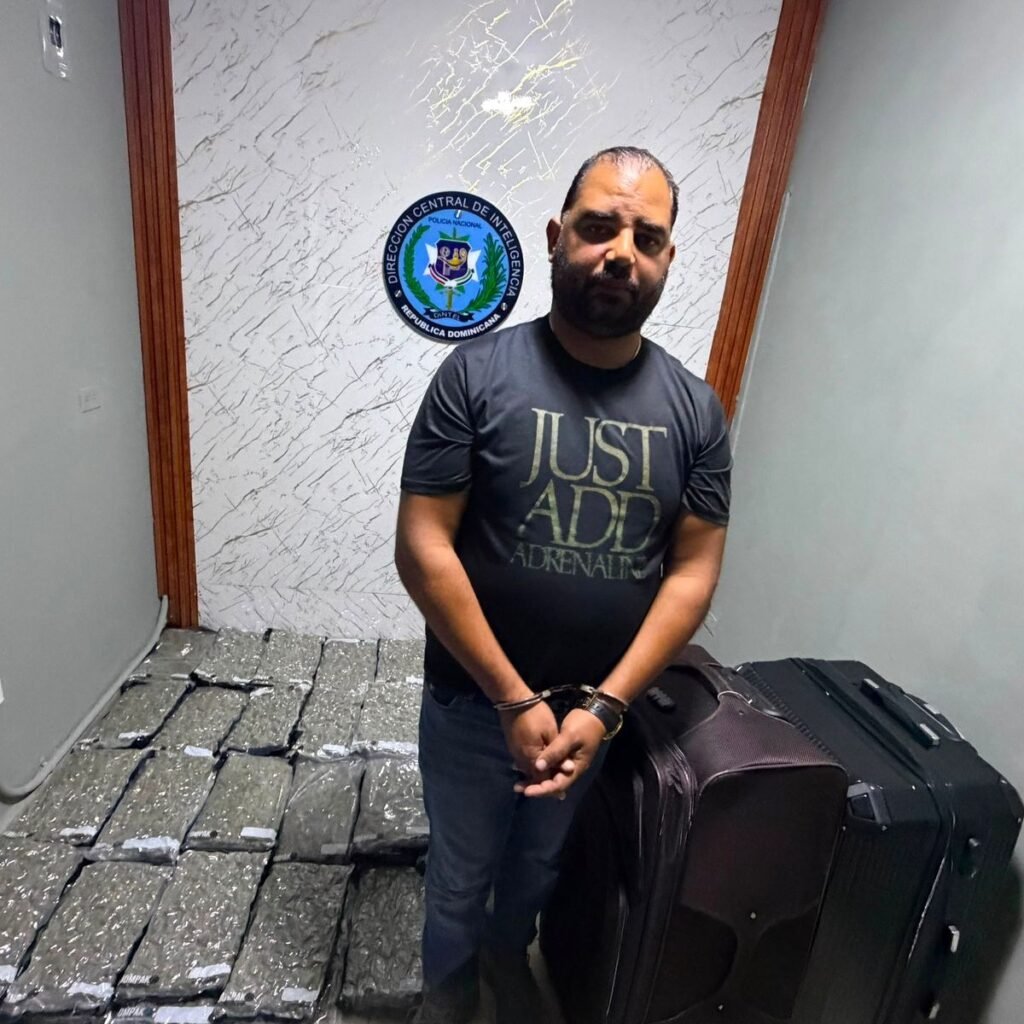 Allanan peaje en La Romana y ocupan 69 paquetes presuntamente de marihuana