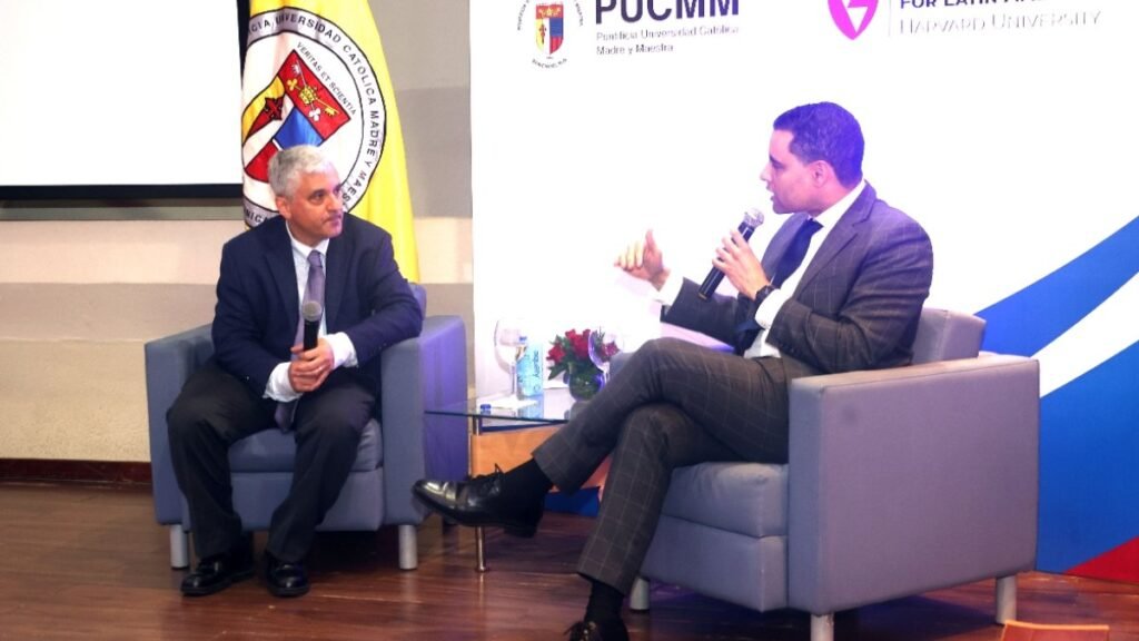 Levitsky advierte que la democracia depende de una oposición fortalecida y ciudadanos autónomos