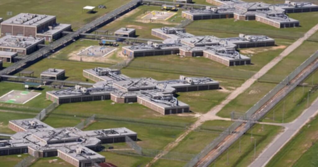 ICE afloja requisitos en sus centros de detención y permite más uso de IA