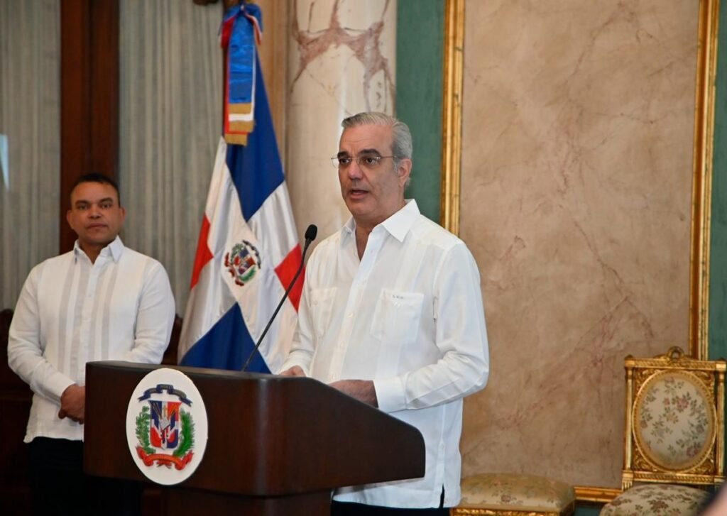 Abinader promete abrir tres unidades de salud mental en prisiones y reconoce la gravedad del problema