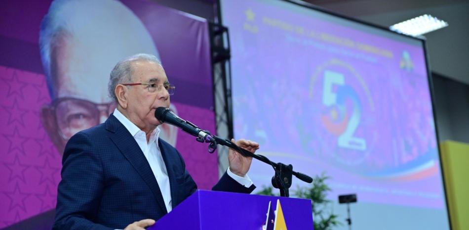 Danilo Medina cuestiona reforma fiscal y la vincula al deterioro del costo de vida