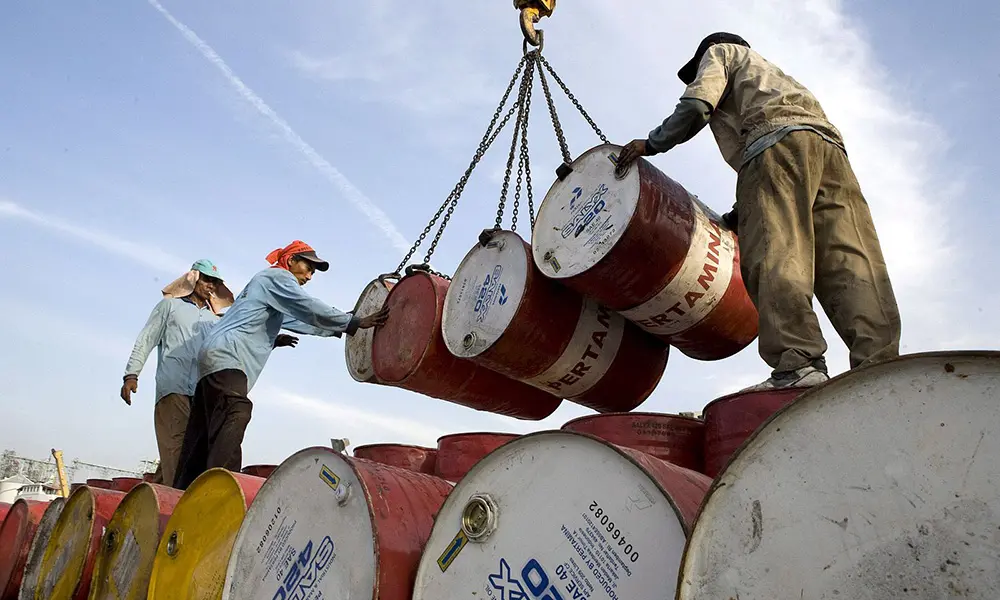 El WTI cede, aunque Ormuz sigue marcando el pulso del mercado petrolero