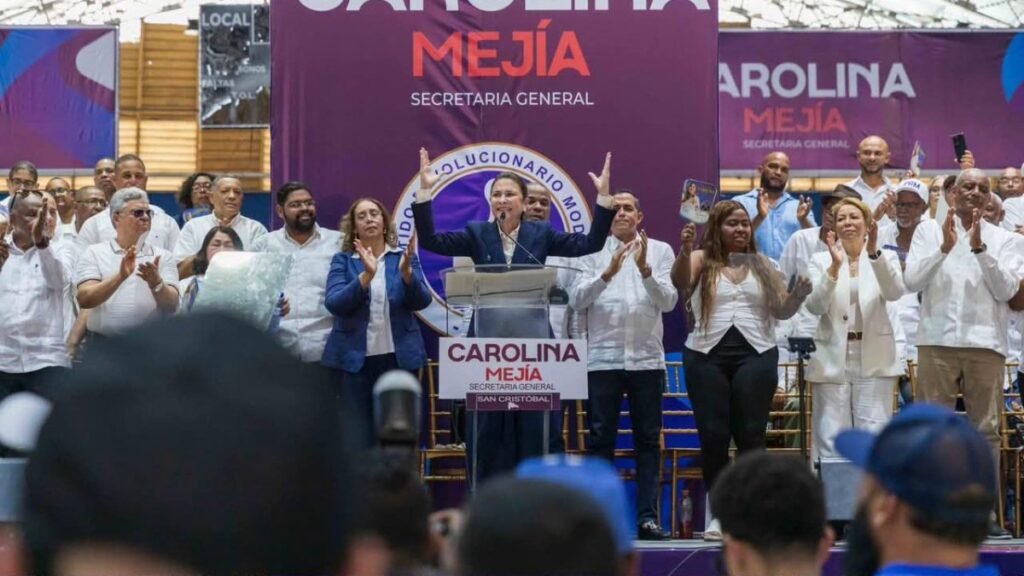 Carolina Mejía lidera en San Cristóbal un acto del PRM centrado en cuentas y respaldo a su proyecto