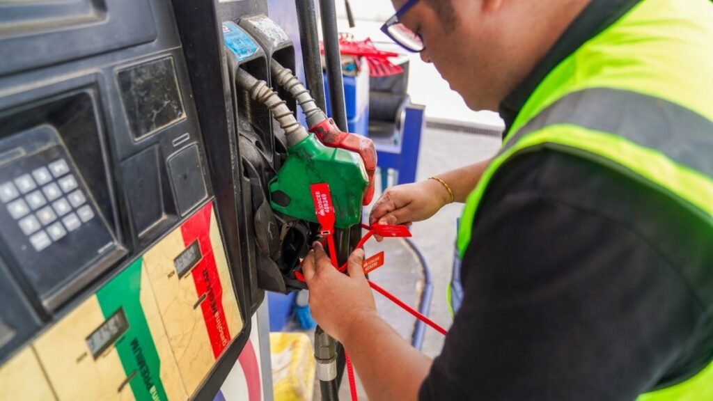Gobierno atribuye a la crisis externa el alza de los combustibles en medio de presión por respuestas
