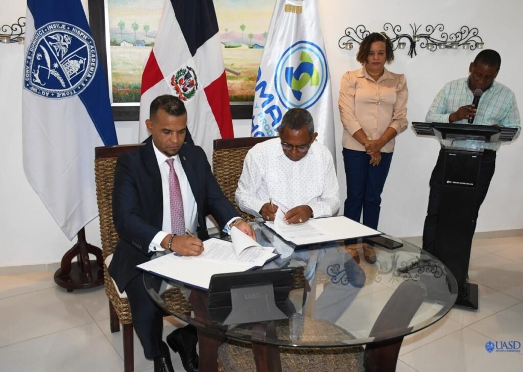 UASD Barahona y Cámara de Comercio pactan cooperación para impulsar desarrollo sostenible