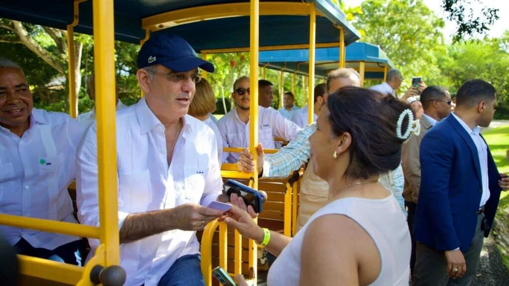Abinader inspecciona el Zoológico y el Jardín Botánico con nuevos planes de modernización
