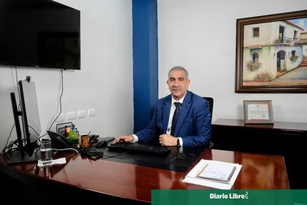 Sánchez Solimán niega escasez en el Cabral y Báez, pero persiste la presión por ampliar coberturas