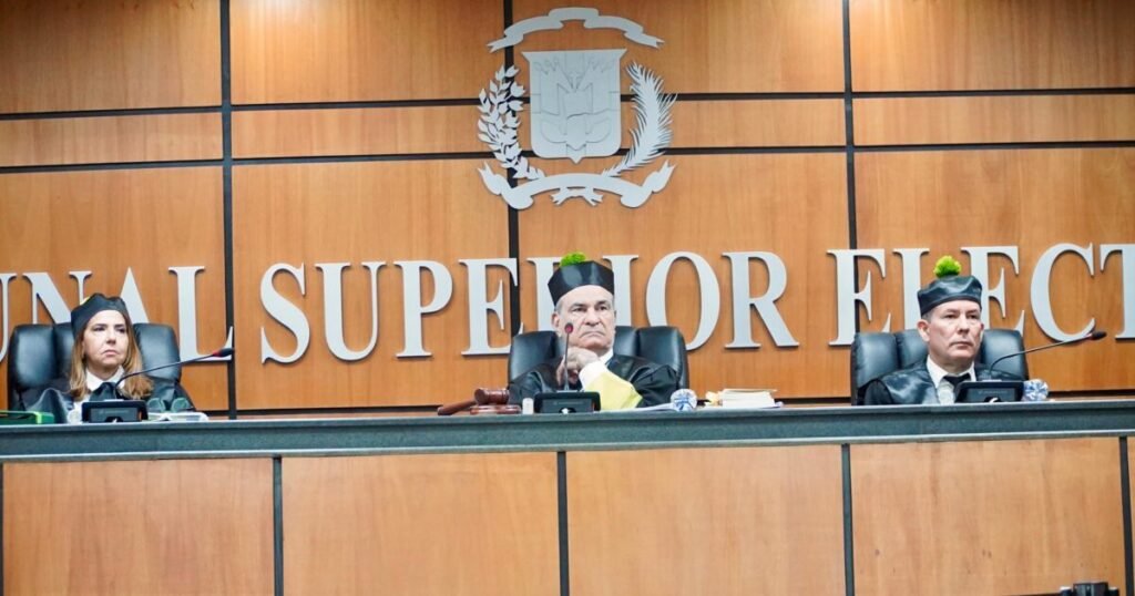 Aplazan revisión de reglamento de encuestas de la JCE mientras sigue en disputa una restricción cuestionada
