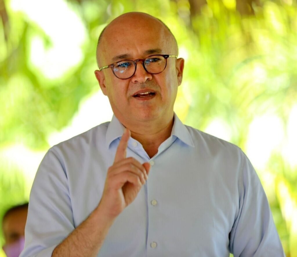 Domínguez Brito cuestiona que la reforma fiscal comience por cobrar más a los ciudadanos