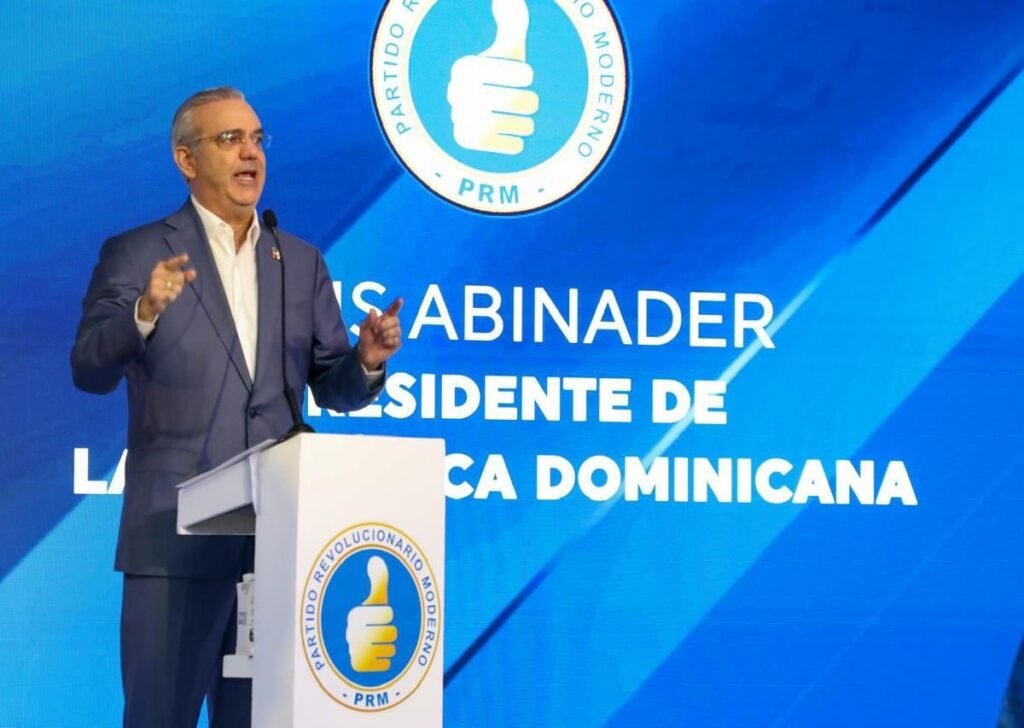 Abinader exhorta al PRM a preservar su unidad y a no perder de vista su meta común