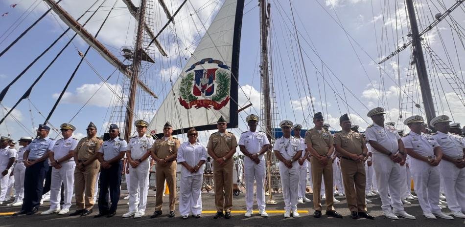 Guardiamarinas zarpan en el crucero Hermandad de los Mares y la ceremonia resalta el apoyo de Abinader
