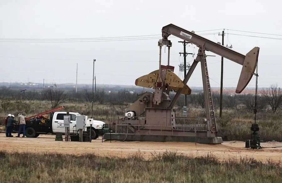 El WTI retrocede en medio de la tensión por Ormuz y las dudas sobre Irán