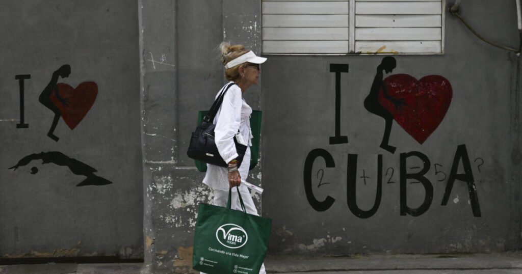 Díaz-Canel habla de reformas urgentes para una economía cubana en crisis