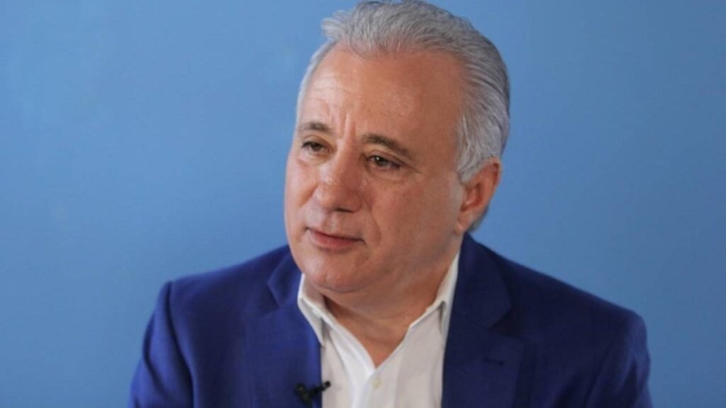 Senador independiente vuelve a poner bajo la lupa reformas pendientes y su costo social