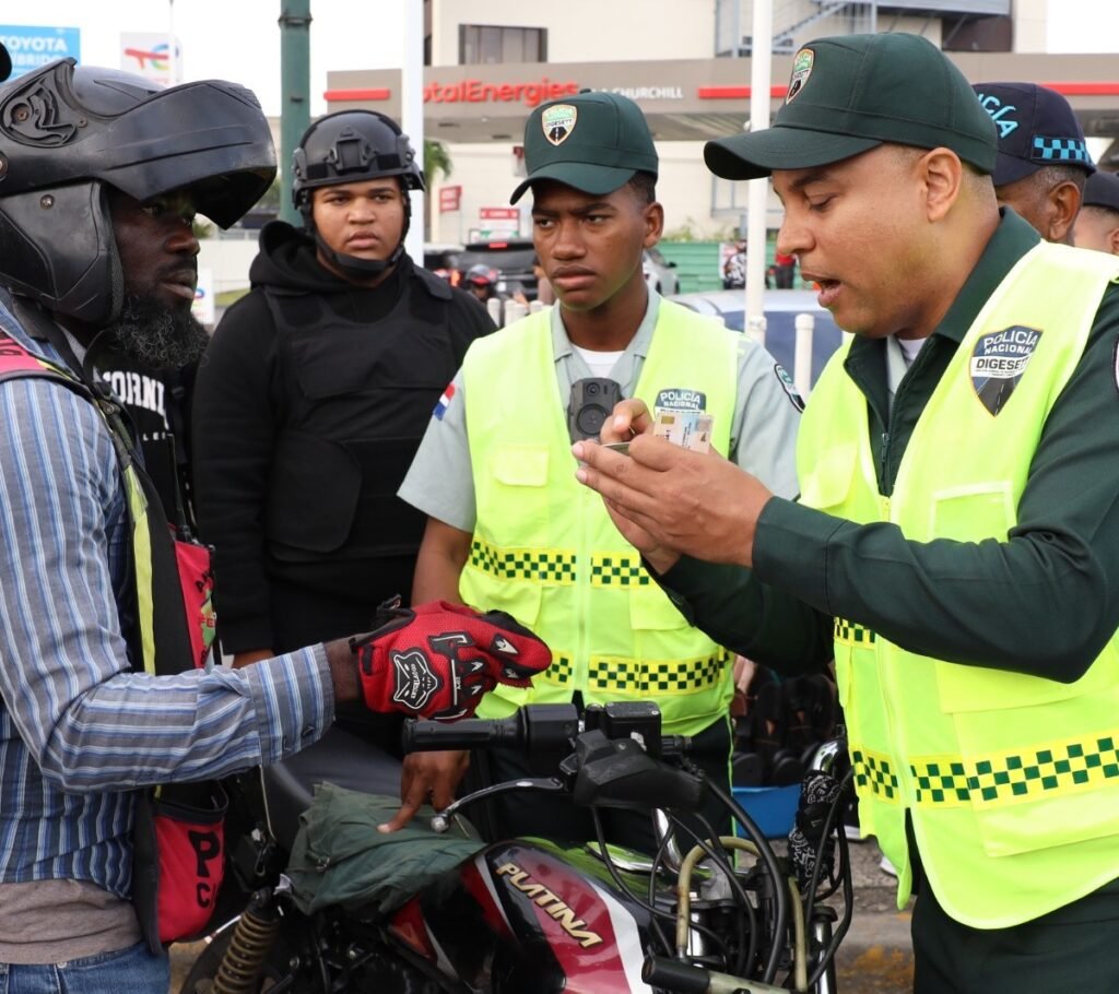 Operativo en el DN reitera la fiscalización sobre la regularización de motocicletas