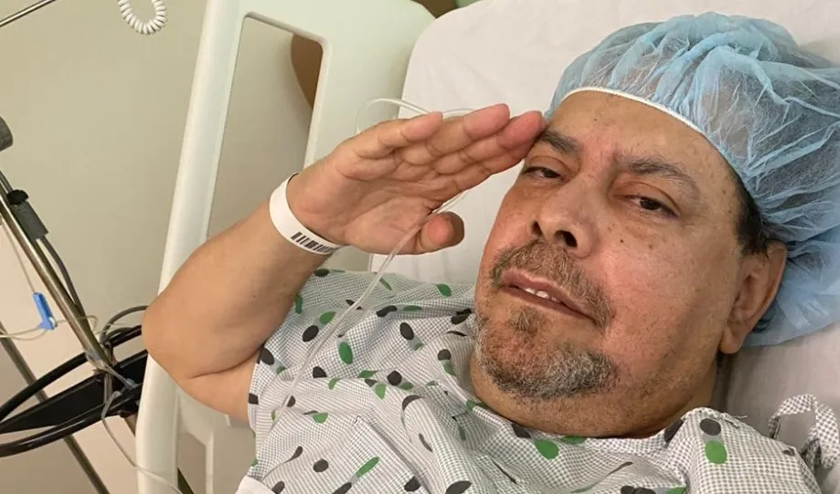 Fernando Villalona sigue bajo supervisión médica pese a evolución favorable
