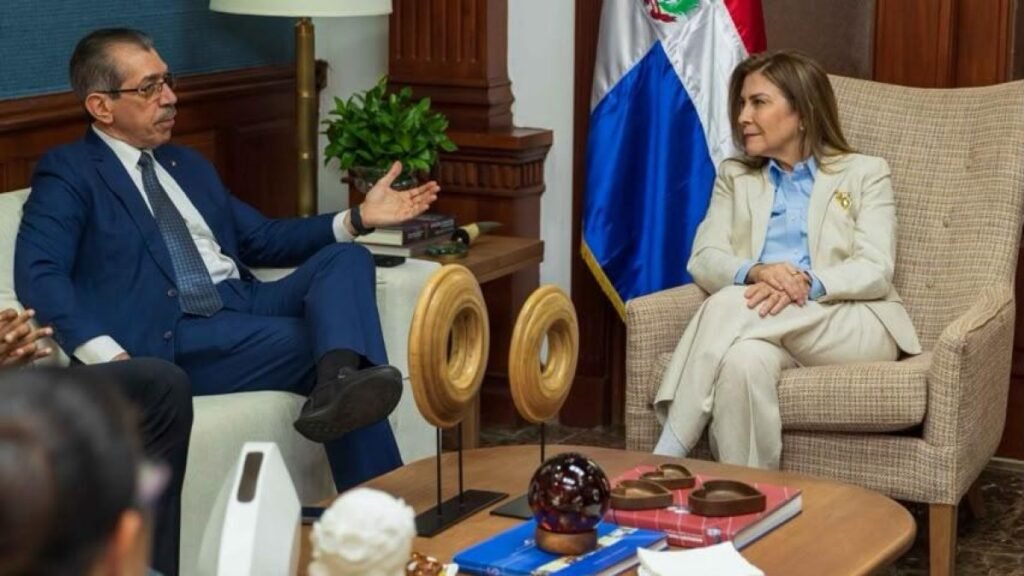 Asjana agradece el respaldo político de Carolina Mejía en la UASD y deja en primer plano su promesa de transparencia