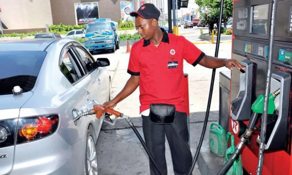 Combustibles congelados a costa de otro subsidio millonario: el Gobierno compromete RD$1,149 millones en una semana