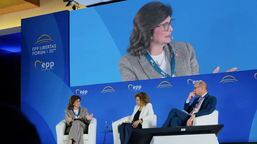 Peña advierte en Madrid que la corrupción debilita la democracia y eleva la presión sobre el Gobierno