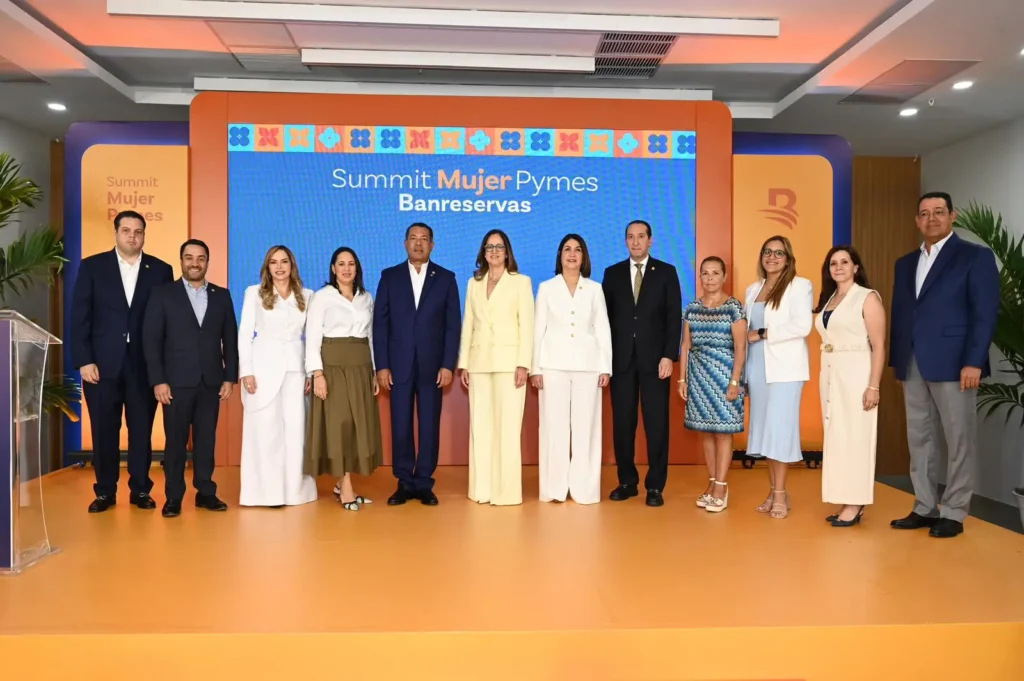 Banreservas anuncia RD$5,000 millones para emprendedoras y ata la iniciativa al discurso de Abinader
