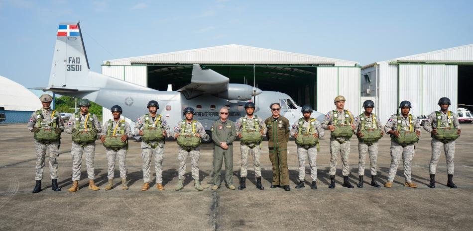 Nuevos paracaídas en la FARD reabren el foco sobre el alistamiento real de las fuerzas especiales