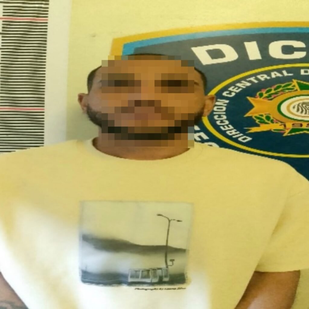 Dos arrestos en La Vega exponen que un implicado por homicidio sigue prófugo y obligan a mantener vigilancia sobre la respuesta oficial